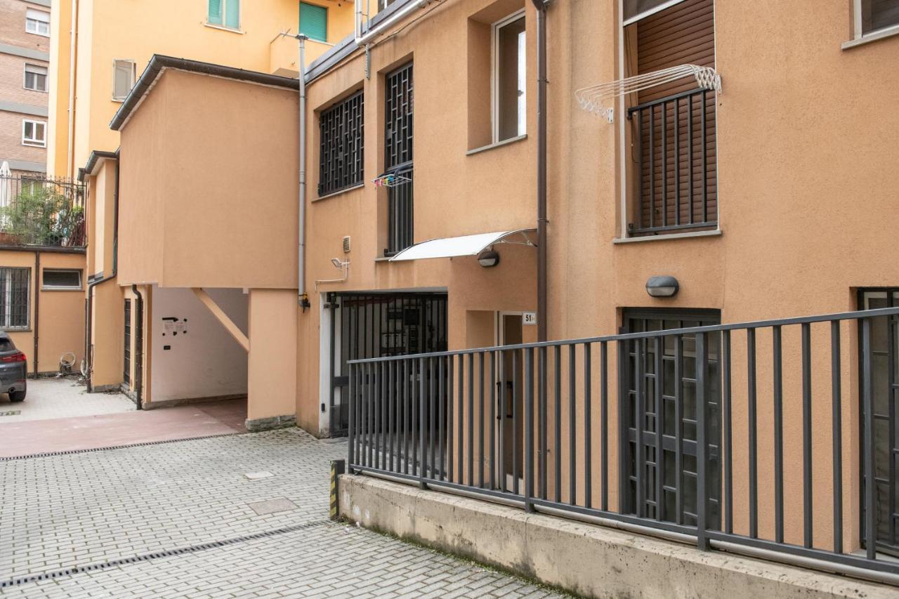 Fashion Apartment Gold Bologna With Jacuzzi & Car Garage — Photos 2