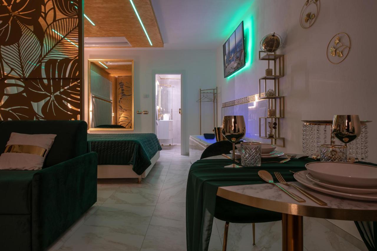 Fashion Apartment Gold Bologna With Jacuzzi & Car Garage — Photos 3
